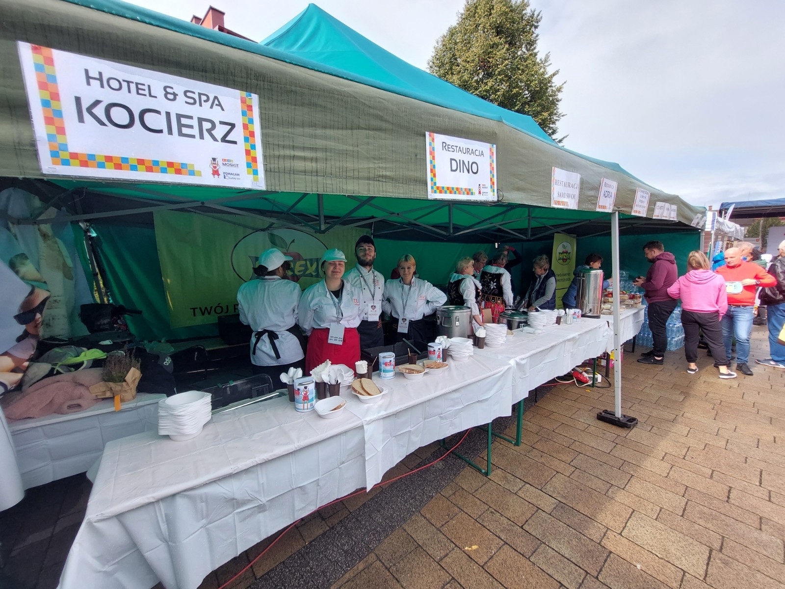 Uczestnicy X Biegu po serce Zbója. Andrychów