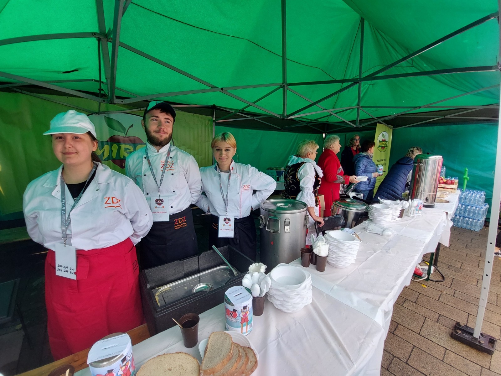 Uczestnicy X Biegu po serce Zbója. Andrychów